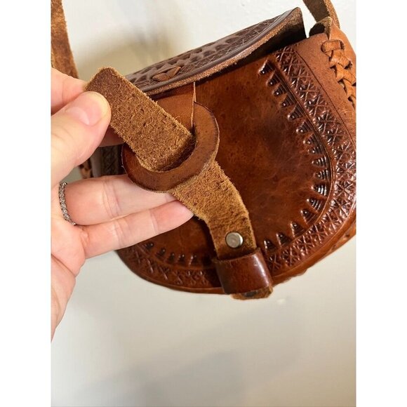 Vintage Hand Tooled Leather Brown S Boho Western Floral Crescent Medallion 70s - Picture 6 of 13